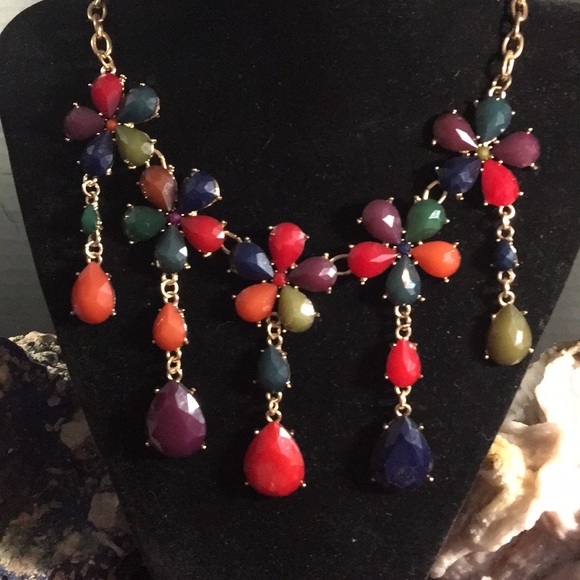 Whimsical Necklace - Picture 3 of 6